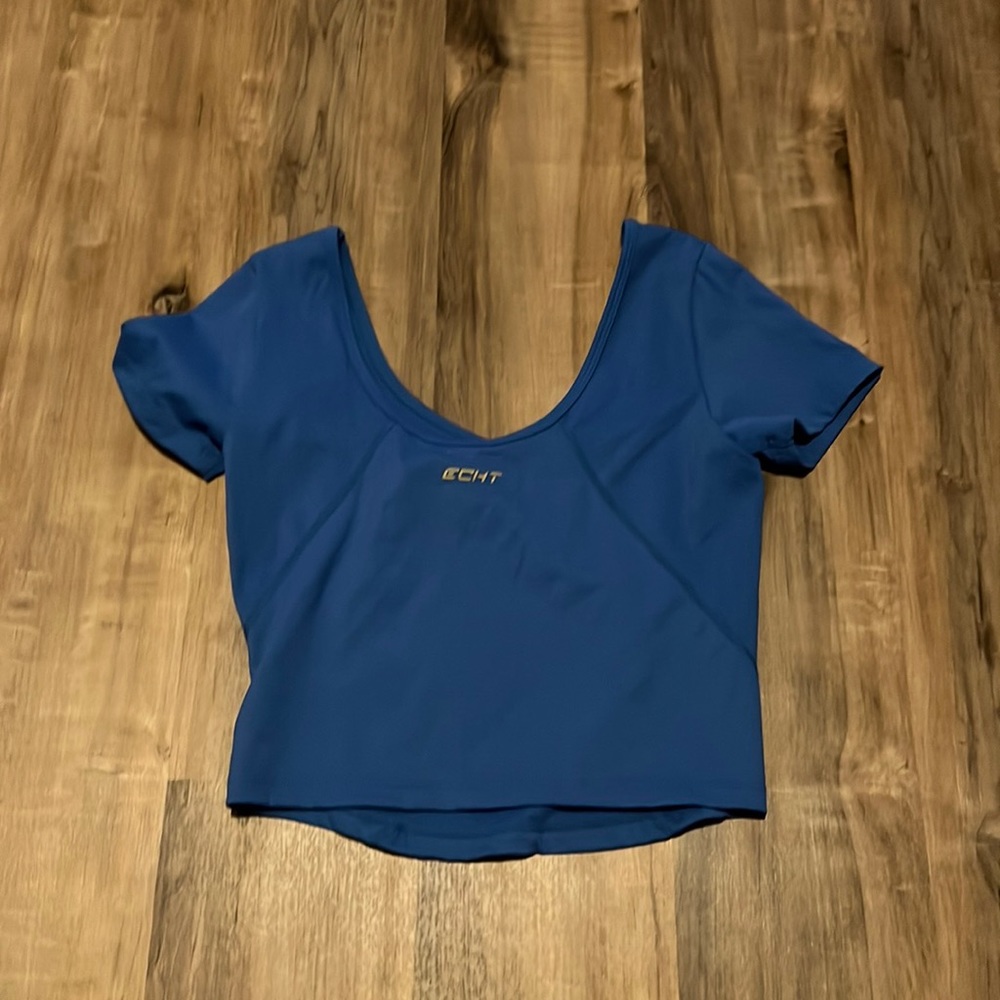 workout shirt moisture wicking